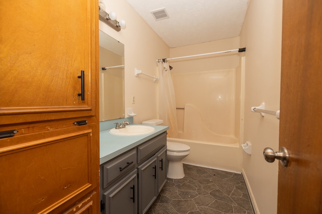 427 Lee Road Phenix City, AL 36870 - Photo 13 of 20