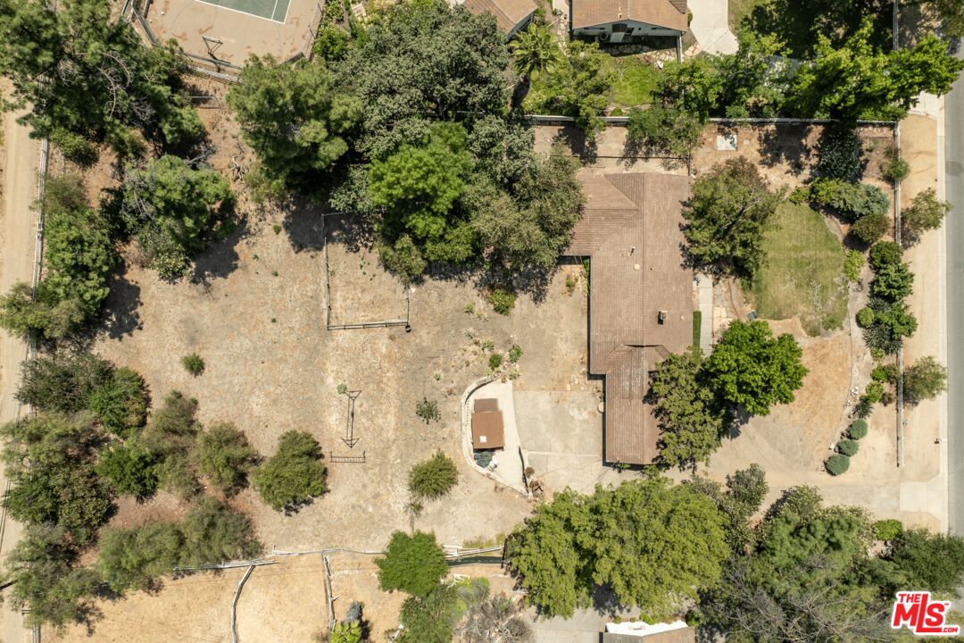 23909 Long Valley Road Hidden Hills, CA 91302 - Photo 4 of 10