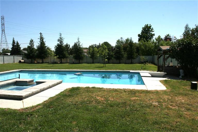18151 Ridgedale Drive Madera, CA 93638 - Photo 22 of 26 Gallery Image 22