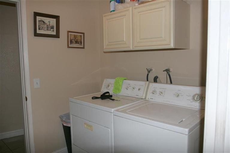 18151 Ridgedale Drive Madera, CA 93638 - Photo 8 of 26 Gallery Image 8