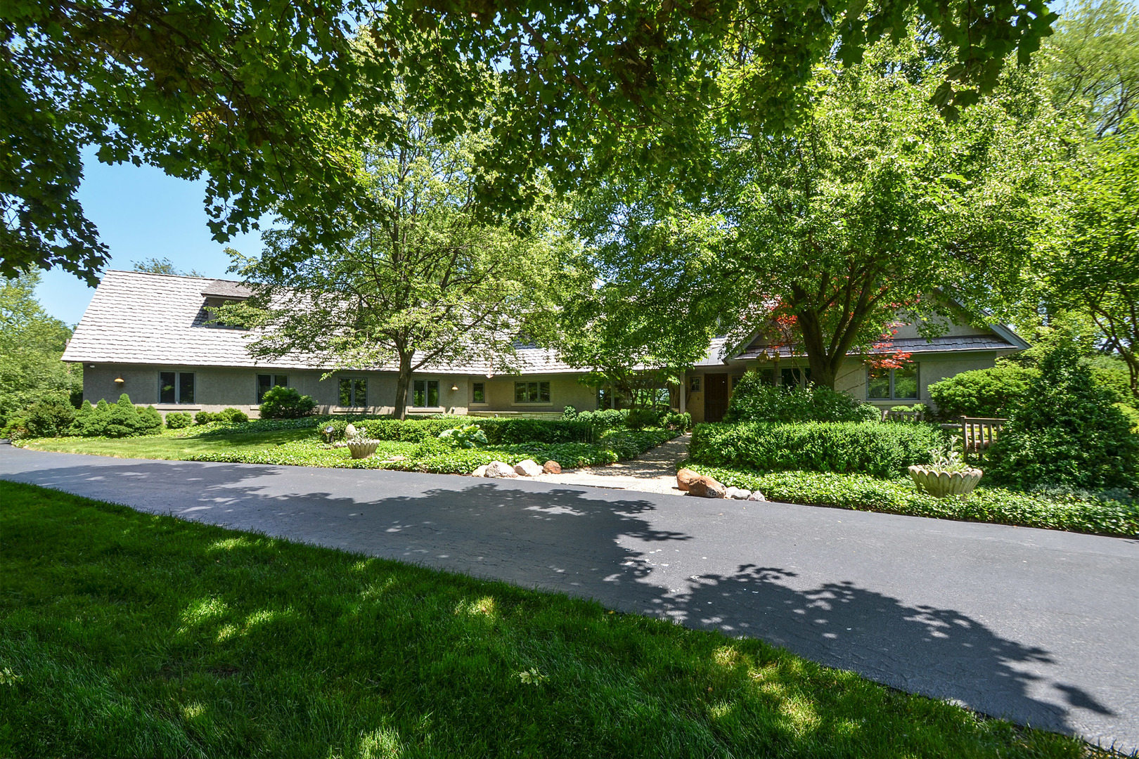 823 Milton Road Inverness, IL 60067 - Photo 1 of 30