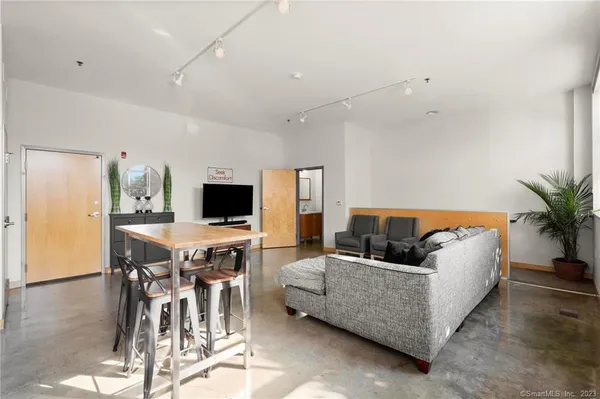 $2,500 | 10 Ann Street, Unit 102, Norwalk, CT 06854