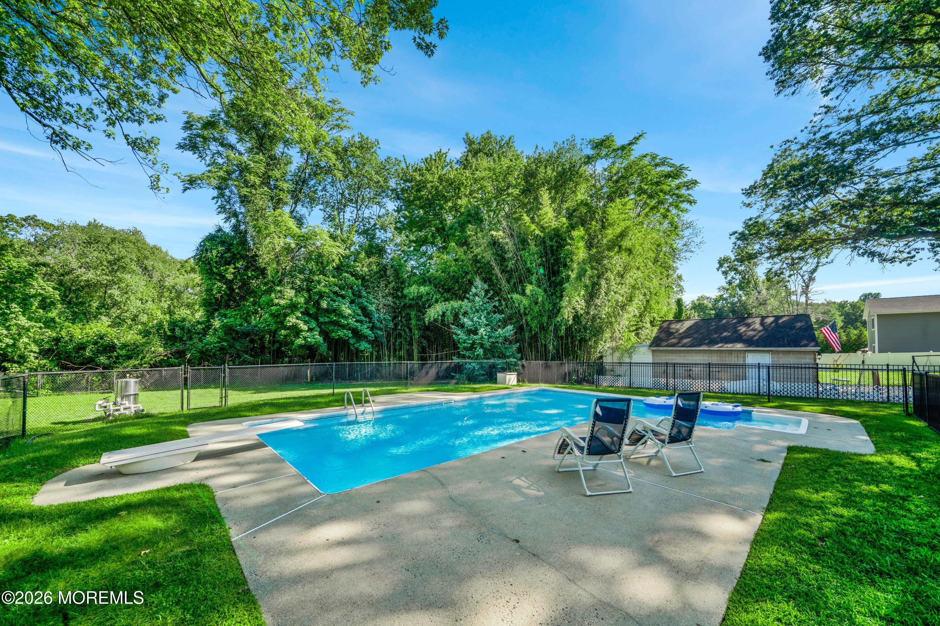 50 Rutledge Drive Red Bank, NJ 07701 - Photo 28 of 49 73-print-LuxQue_73