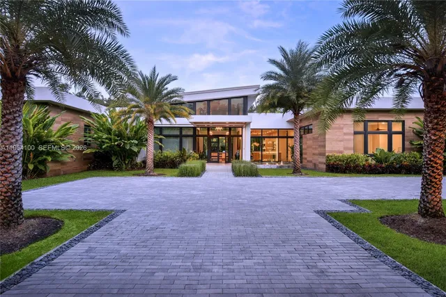 $9,390,000 | 11050 Southwest 69th Avenue, Pinecrest, FL 33156