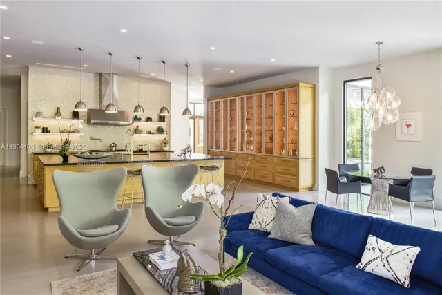 $9,390,000 | 11050 Southwest 69th Avenue, Pinecrest, FL 33156
