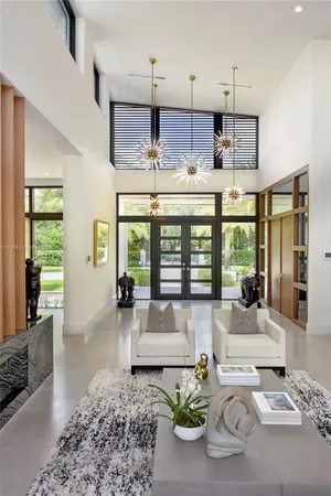 $9,390,000 | 11050 Southwest 69th Avenue, Pinecrest, FL 33156