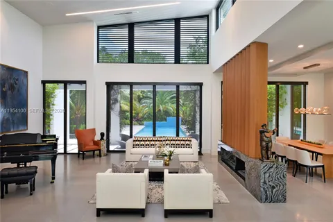 $9,390,000 | 11050 Southwest 69th Avenue, Pinecrest, FL 33156