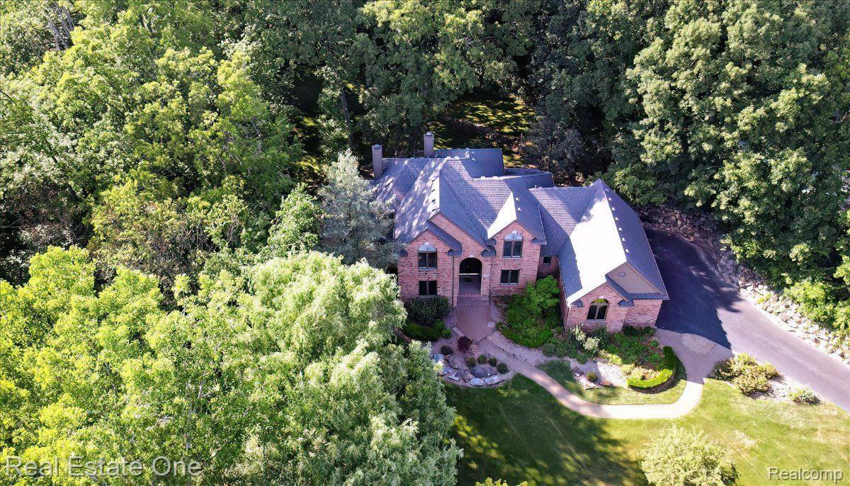 5016 Stonehenge Drive Rochester, MI 48306 - Photo 76 of 82 Gallery Image 76