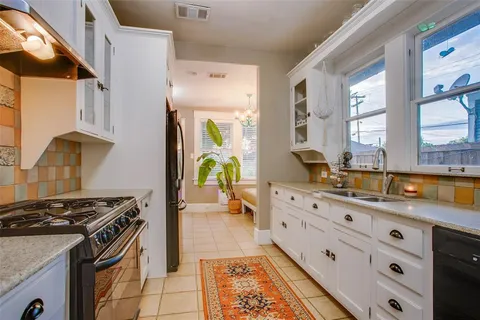 $519,000 | 307 South Rosemont Avenue, Dallas, TX 75208