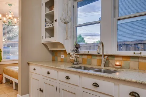 $519,000 | 307 South Rosemont Avenue, Dallas, TX 75208