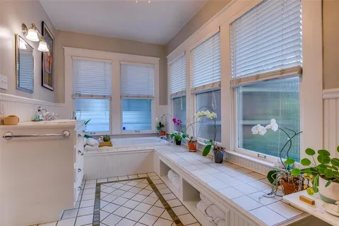 $519,000 | 307 South Rosemont Avenue, Dallas, TX 75208