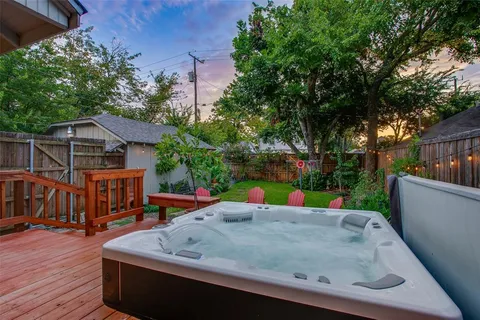 $519,000 | 307 South Rosemont Avenue, Dallas, TX 75208