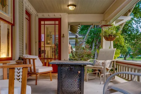 $519,000 | 307 South Rosemont Avenue, Dallas, TX 75208