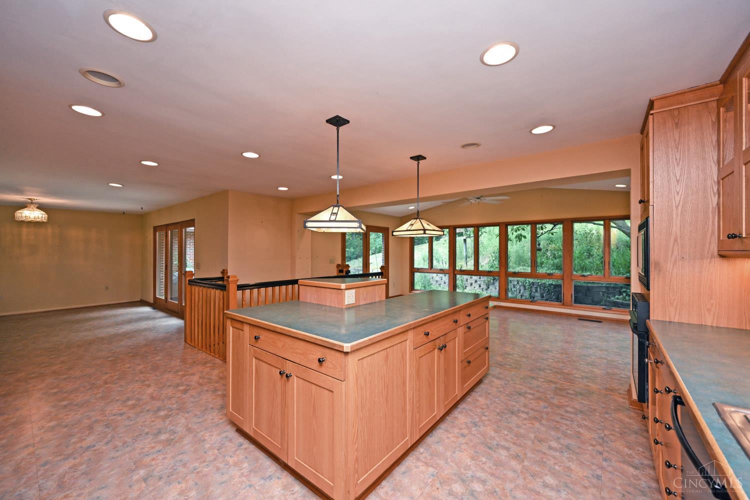 7714 Forest Road Cincinnati, OH 45255 - Photo 23 of 43 Gallery Image 23