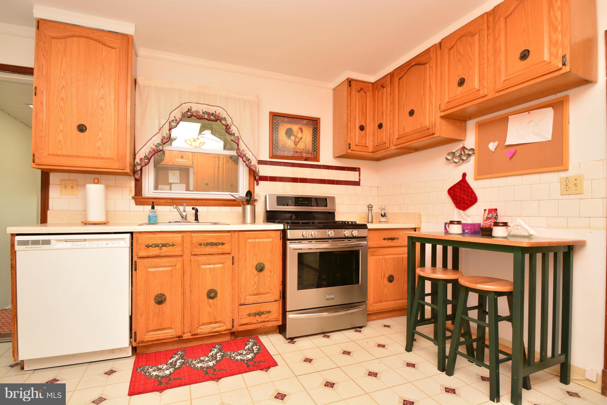 8010 Highpoint Road Baltimore, MD 21234 - Photo 11 of 30 Kitchen