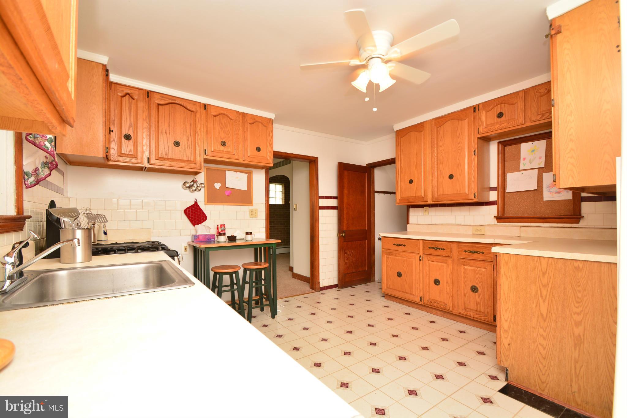 8010 Highpoint Road Baltimore, MD 21234 - Photo 12 of 30 Kitchen