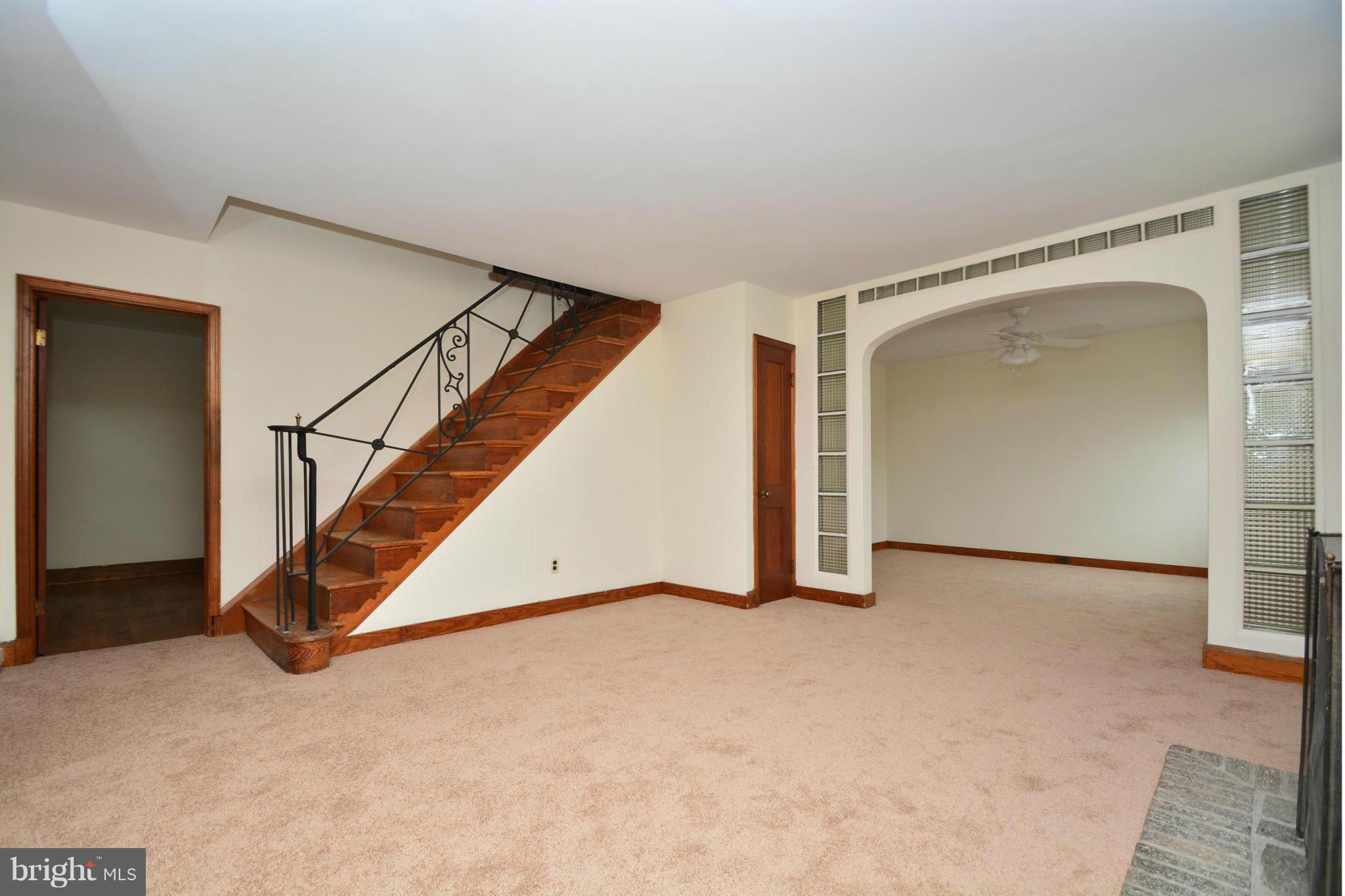 8010 Highpoint Road Baltimore, MD 21234 - Photo 4 of 30 Living Room