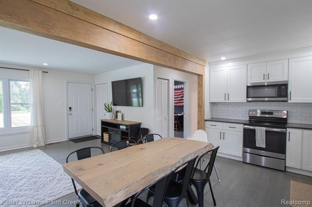 4071 Morgan Road Lake Orion, MI 48359 - Photo 11 of 32