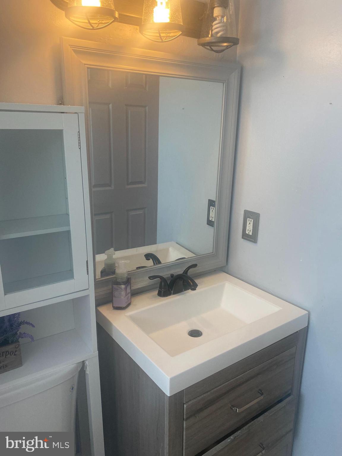 2660 Norland Road Baltimore, MD 21230 - Photo 17 of 27 Bathroom Alt. View