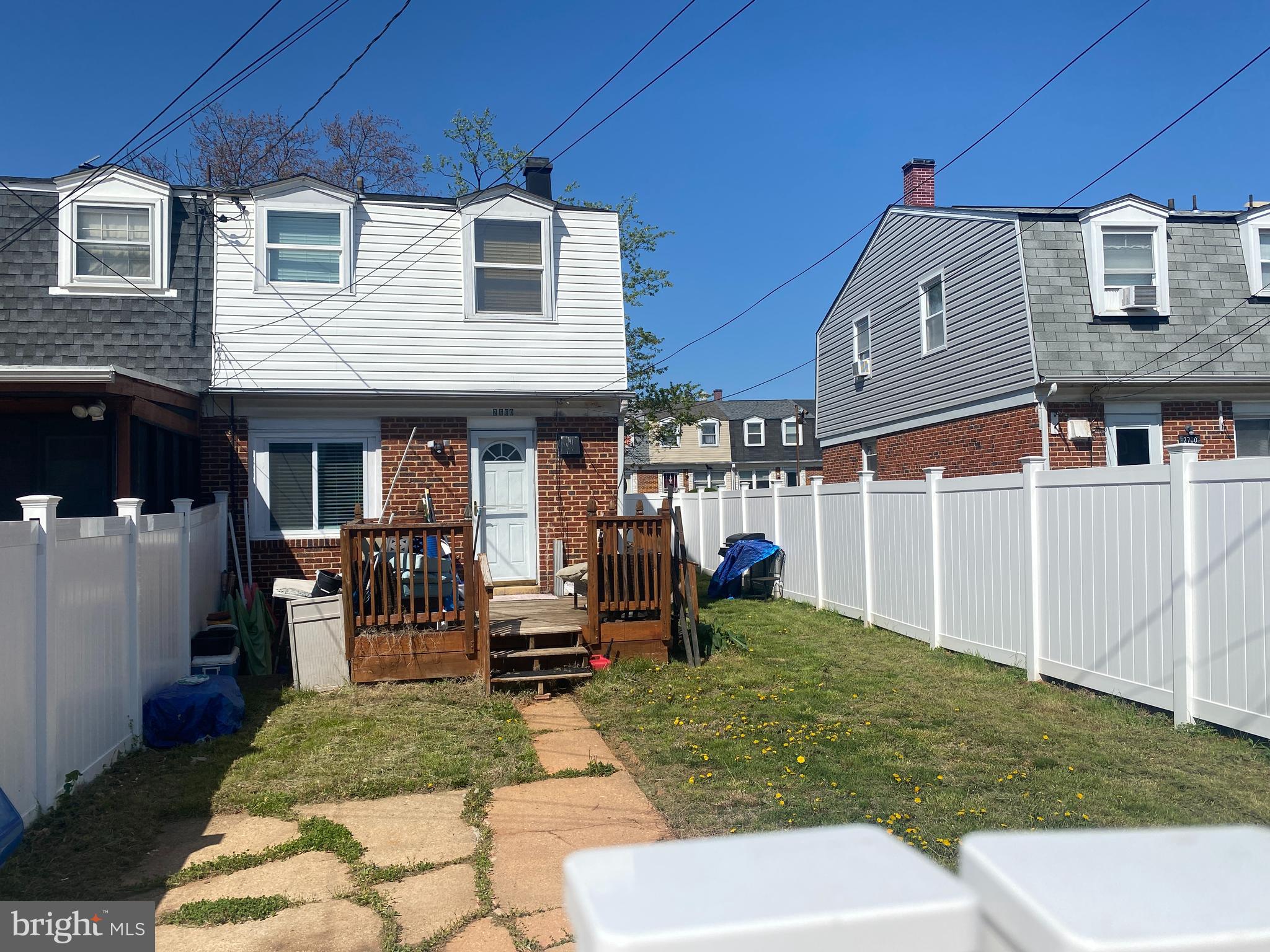 2660 Norland Road Baltimore, MD 21230 - Photo 4 of 27 Vinyl Privacy fenced yard with Deck and Driveway