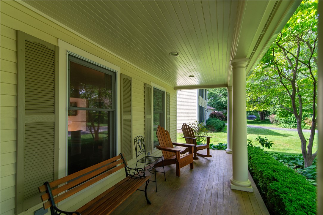 8 Simmons Road Barrington, RI 02806 - Photo 3 of 46 Gallery Image 3