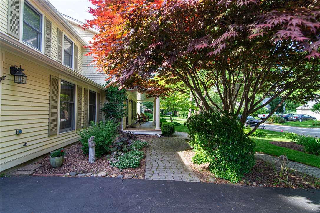8 Simmons Road Barrington, RI 02806 - Photo 41 of 46 Gallery Image 41