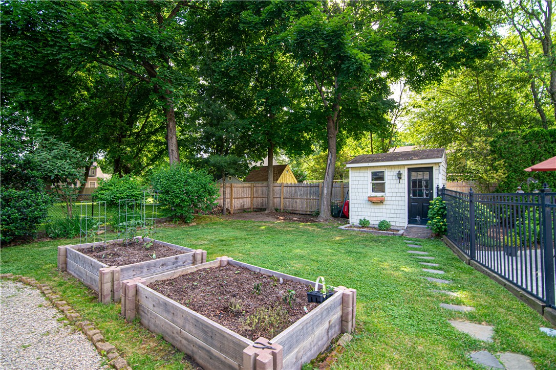 8 Simmons Road Barrington, RI 02806 - Photo 45 of 46 Gallery Image 45