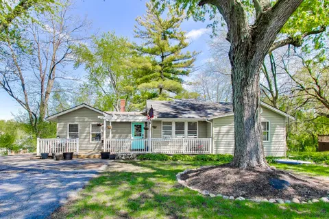 $299,900 | 1105 South Hough Street, Barrington, IL 60010