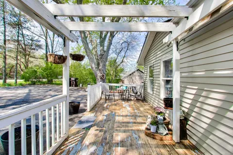$299,900 | 1105 South Hough Street, Barrington, IL 60010