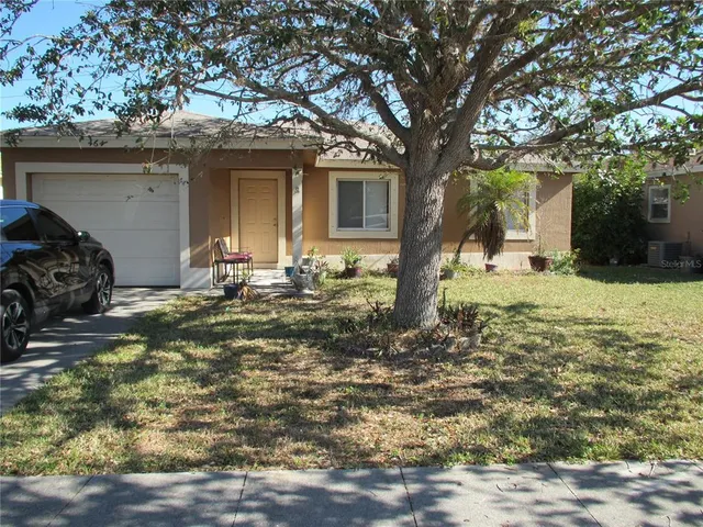 $1,400 | 464 Hippel Street, Port Charlotte, FL 33954