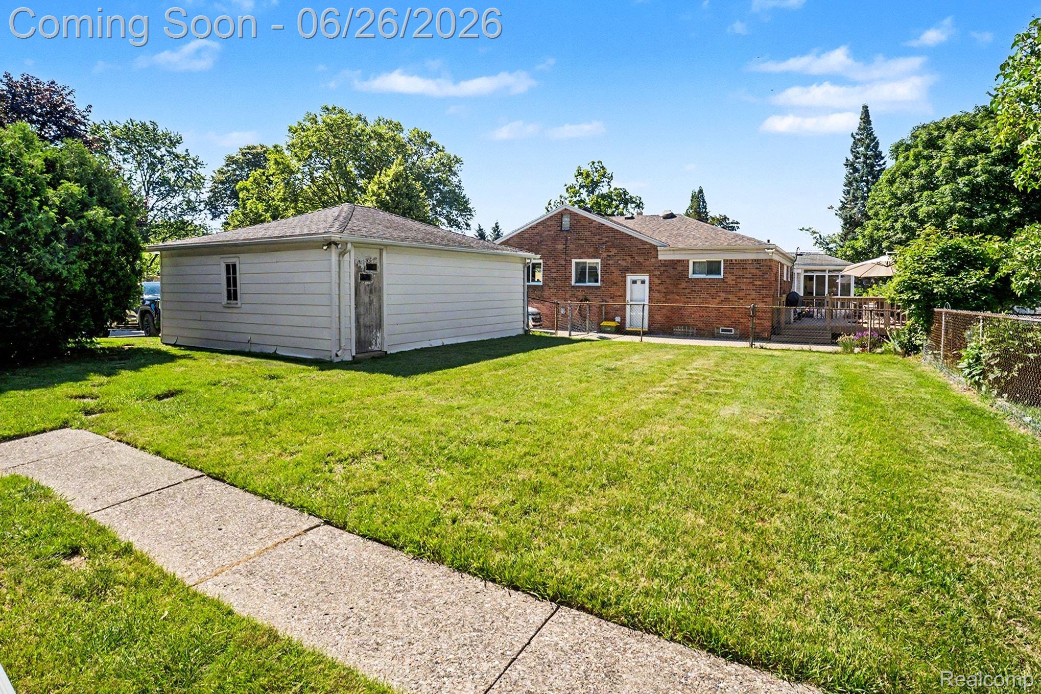 1209 Massoit Road Clawson, MI 48017 - Photo 23 of 25 022_file_2101.jpg
