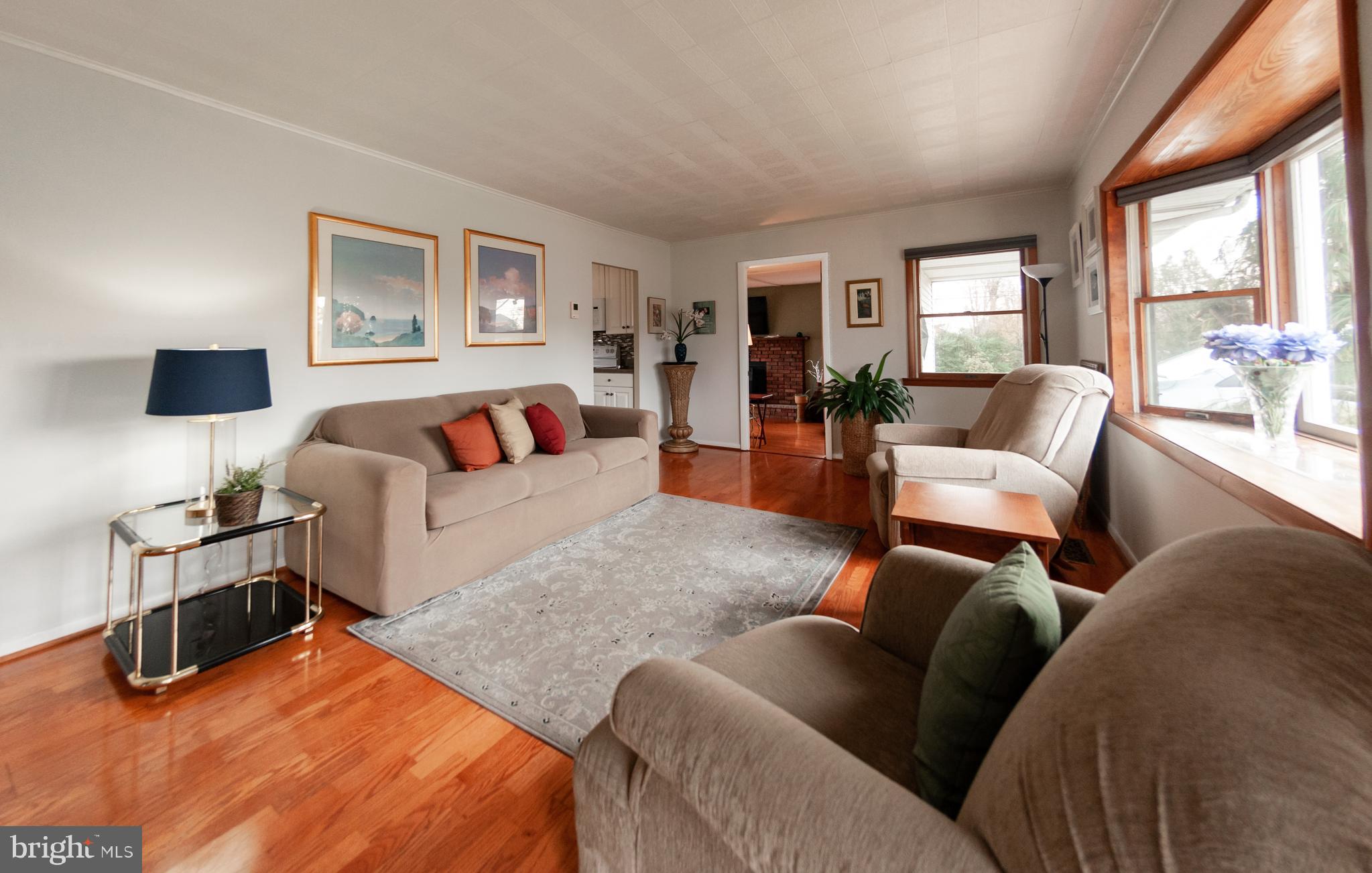 1017 Harding Road Southampton, PA 18966 - Photo 4 of 42 Gallery Image 4