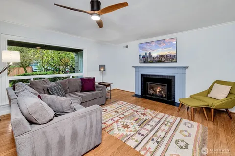 $978,800 | 1252 Northeast 89th Street, Seattle, WA 98115