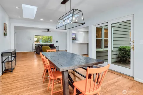 $978,800 | 1252 Northeast 89th Street, Seattle, WA 98115