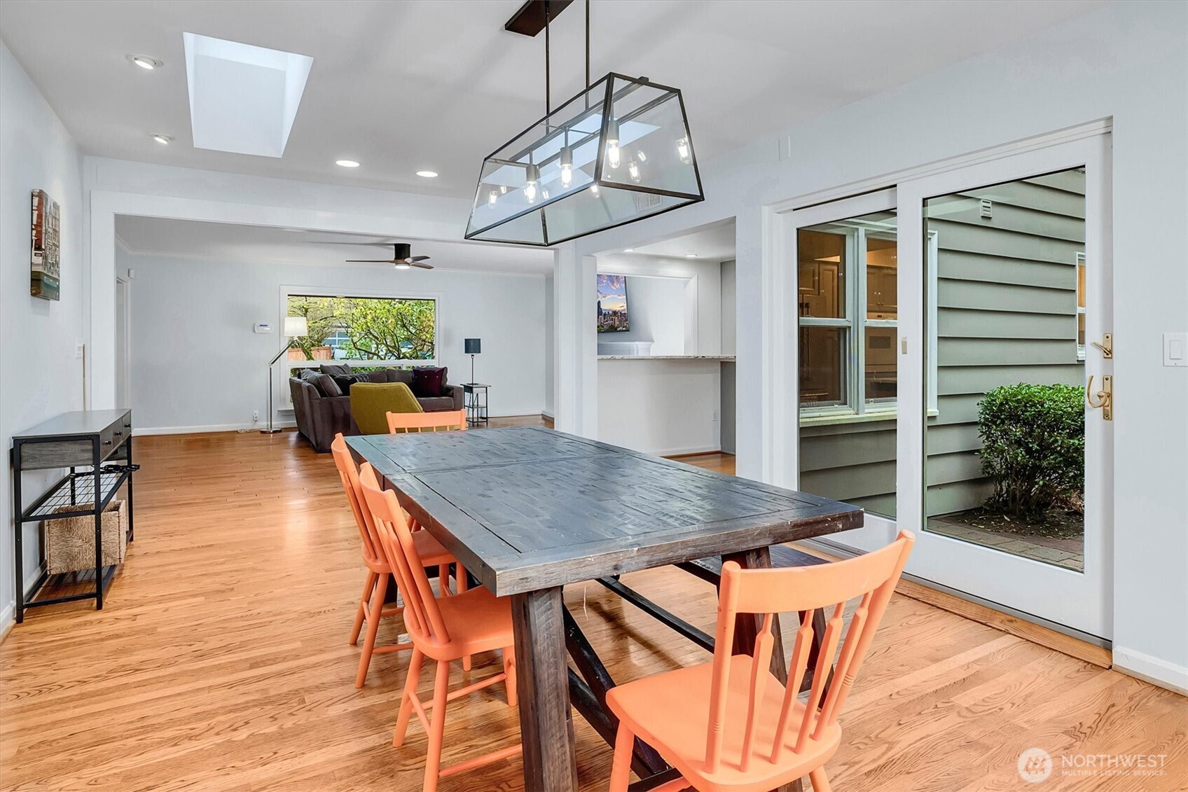 1252 Northeast 89th Street Seattle, WA 98115 - Photo 7 of 18