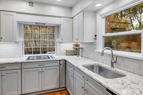 $978,800 | 1252 Northeast 89th Street, Seattle, WA 98115