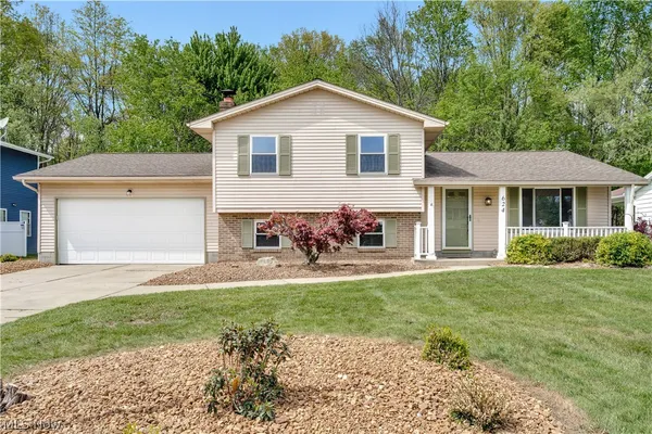 $259,900 | 624 Angiline Drive, Youngstown, OH 44512