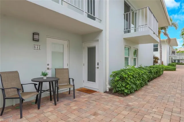 $5,500 | 642 12th Avenue South, Naples, FL 34102