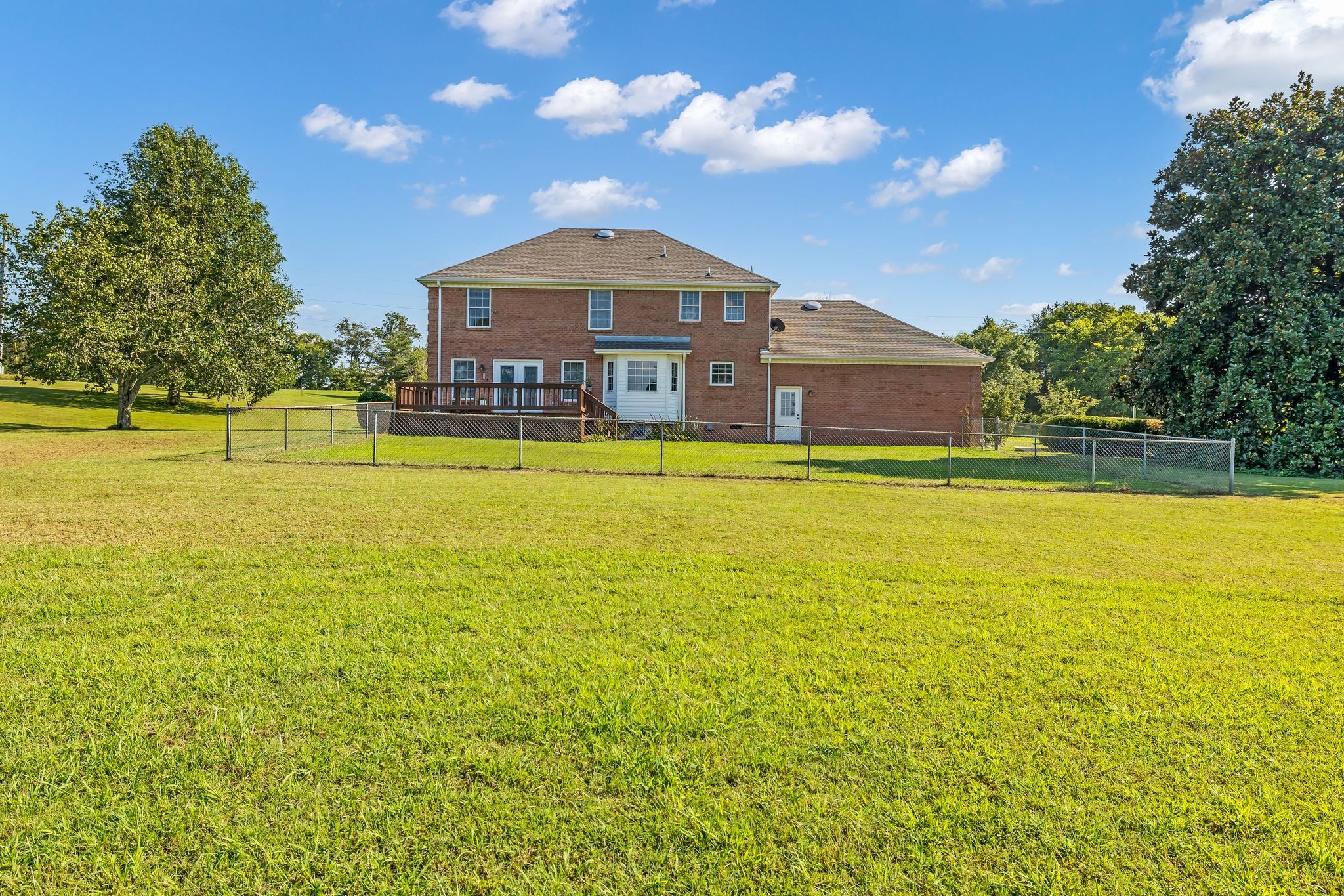 207 Sugar Tree Lane Pulaski, TN 38478 - Photo 7 of 30 a front view of a house with a ocean view