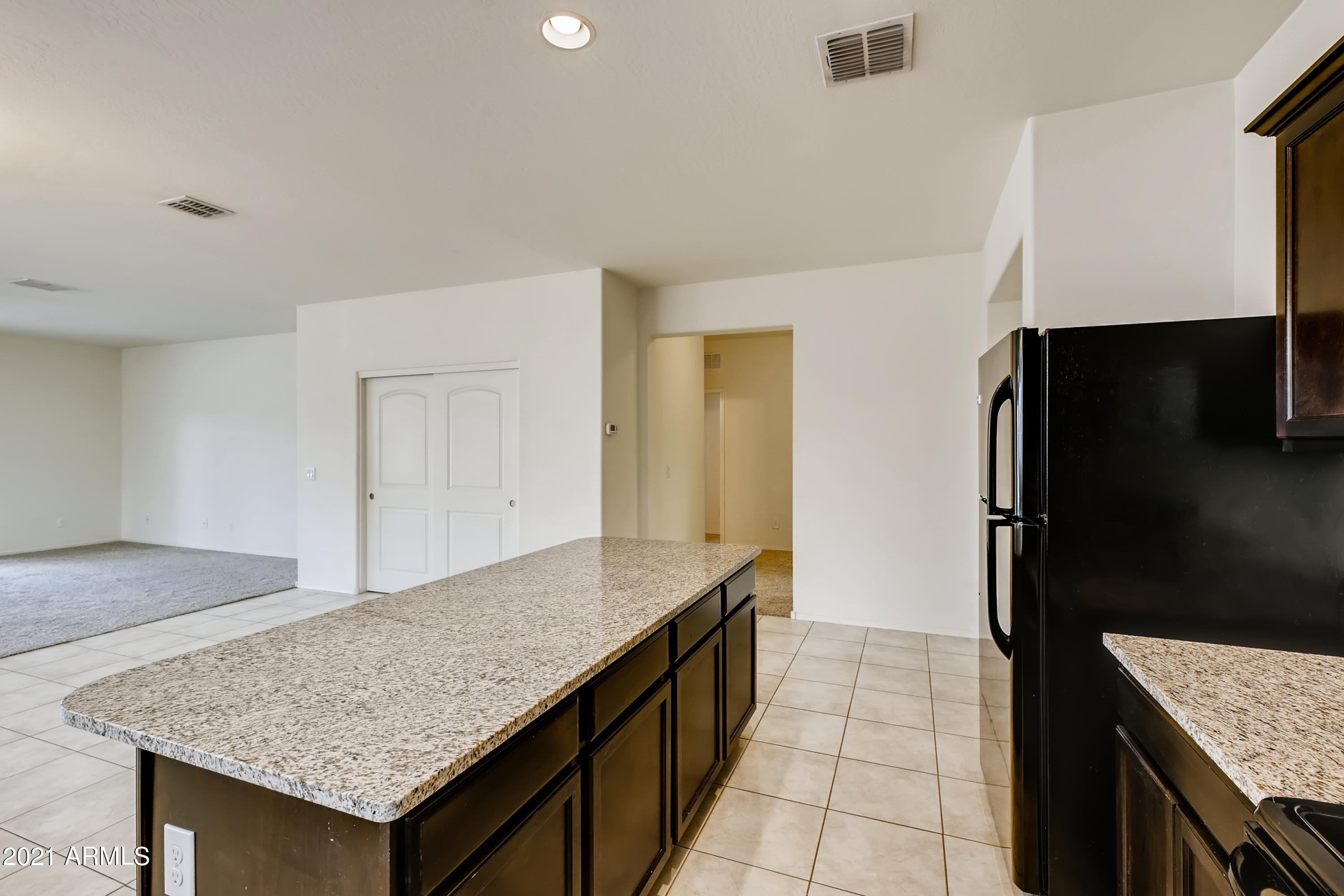 23807 West Chipman Road Buckeye, AZ 85326 - Photo 12 of 33 12-574797193-14 Kitchen