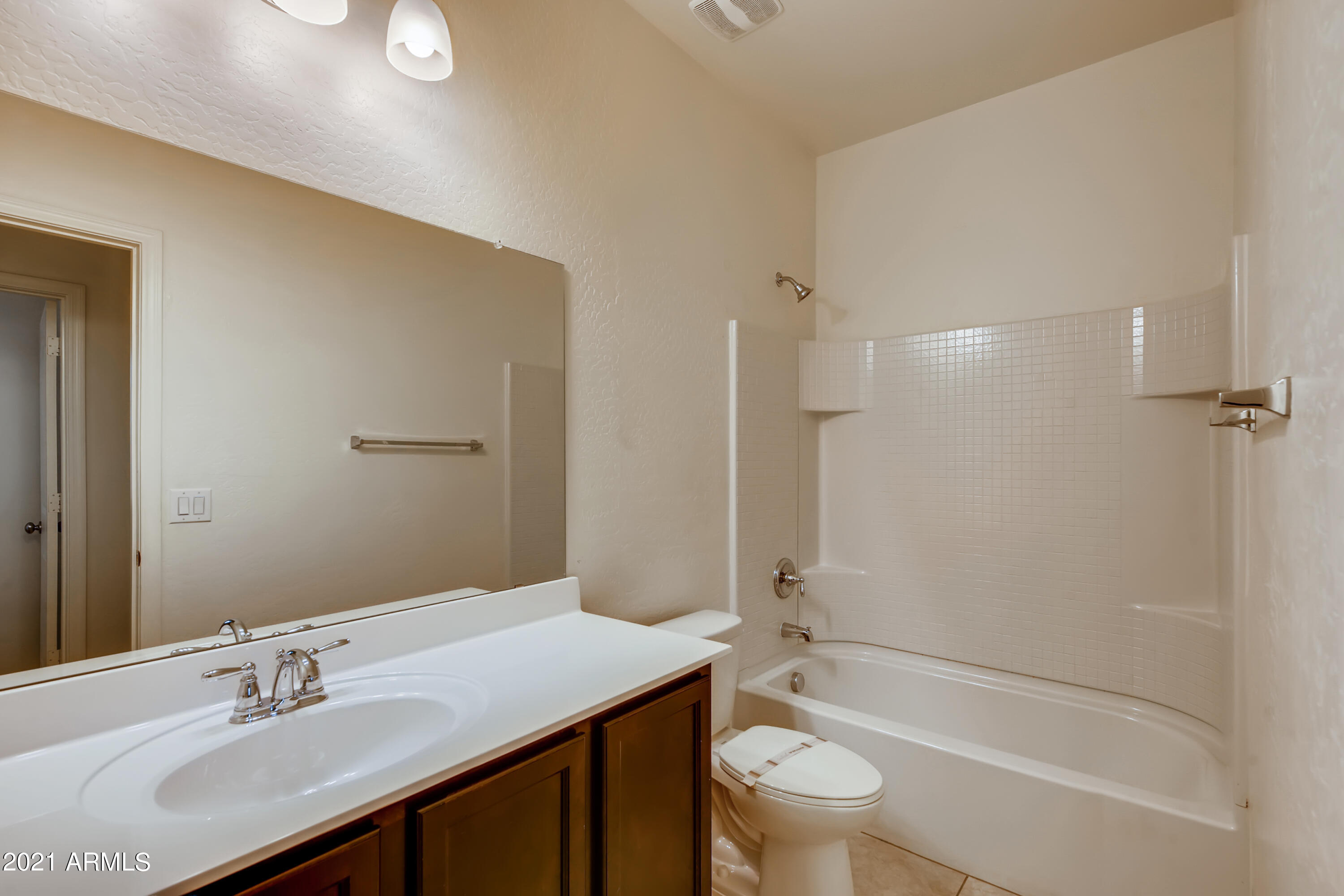 23807 West Chipman Road Buckeye, AZ 85326 - Photo 25 of 33 25-733831250-27 Bathroom