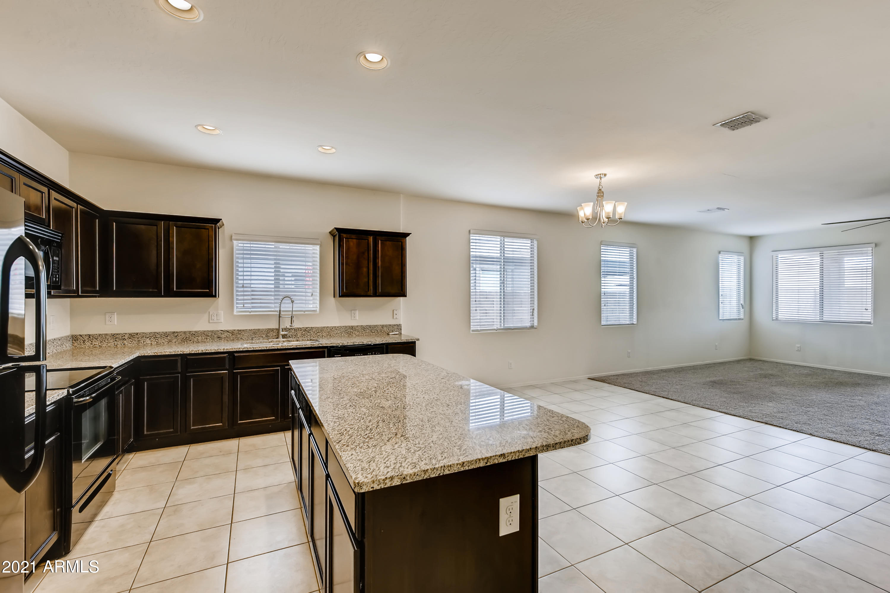 23807 West Chipman Road Buckeye, AZ 85326 - Photo 9 of 33 9-883715104-11 Kitchen