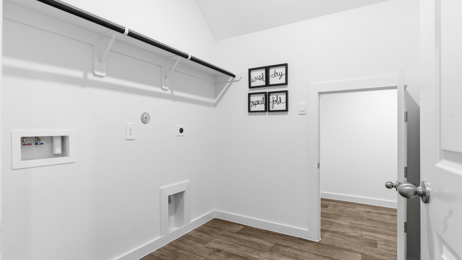 6204 Cherry Mdws Street Rosenberg, TX 77469 - Photo 8 of 45 *Elevations, exterior/ interior colors, options, available upgrades that require an additional charge, and standard features will vary in each community and subject change without notice.