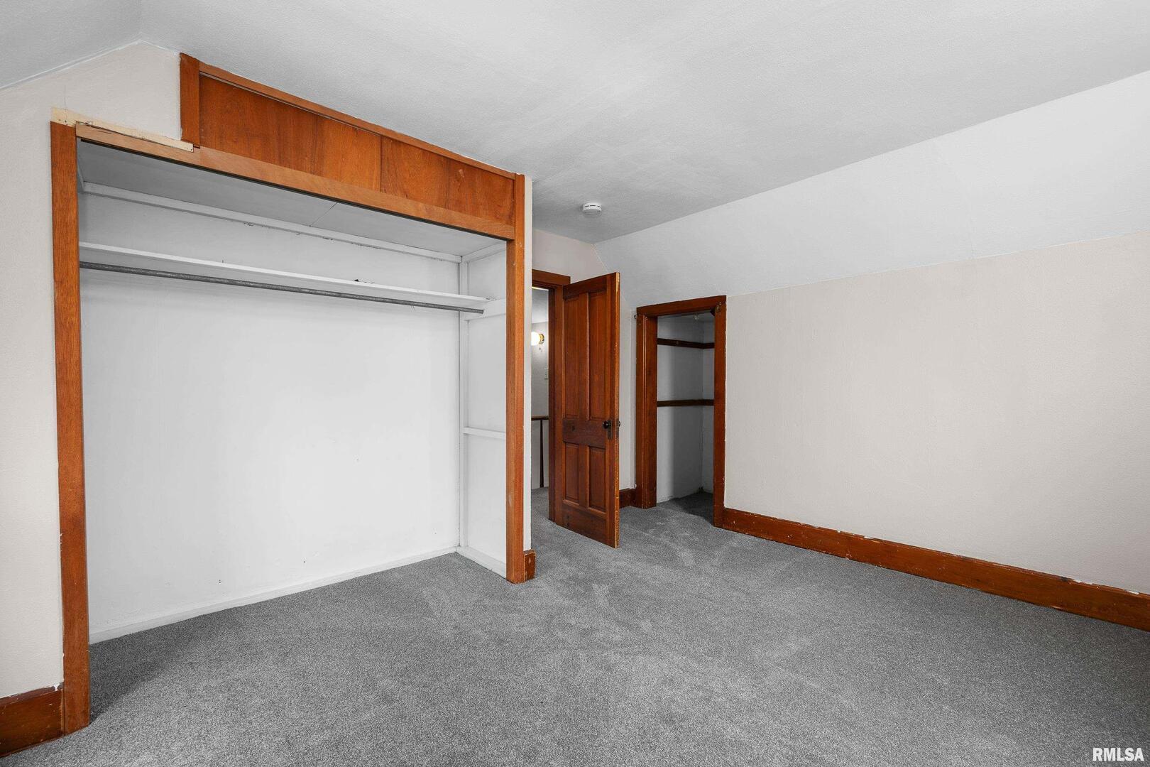 405 North Bluff Street Albany, IL 61230 - Photo 21 of 31 a view of an empty room