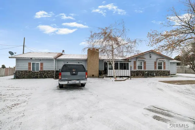 $450,000 | 4590 North 15th East, Idaho Falls, ID 83401