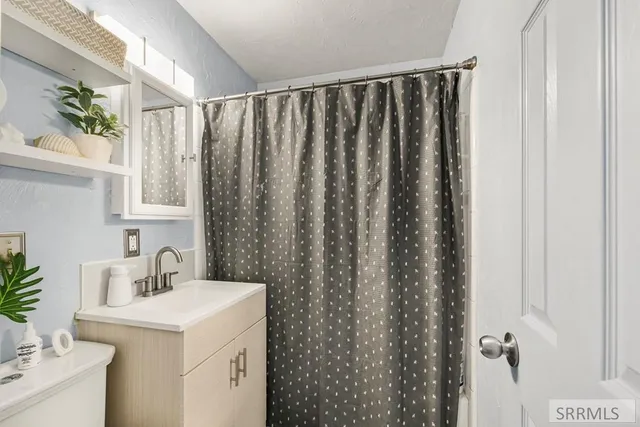 $450,000 | 4590 North 15th East, Idaho Falls, ID 83401