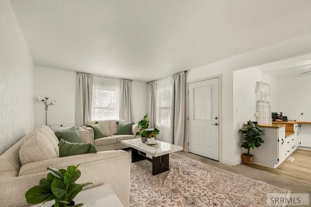 $450,000 | 4590 North 15th East, Idaho Falls, ID 83401