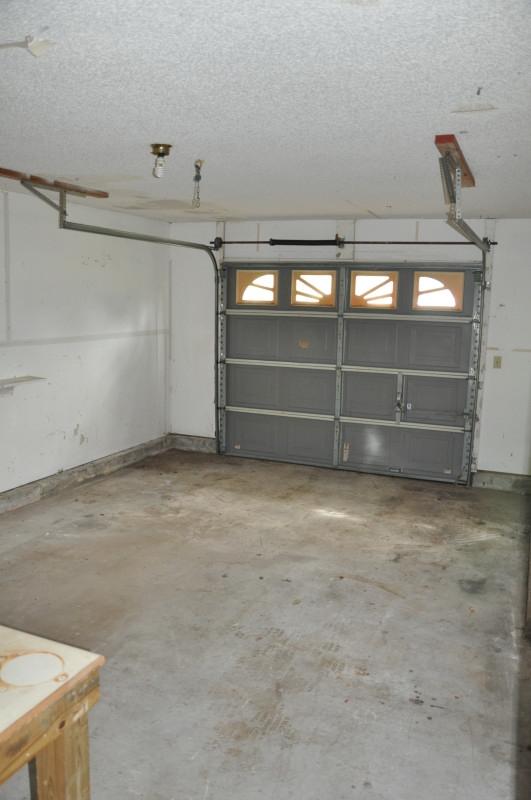 3052 Ranchette Square Gulf Breeze, FL 32563 - Photo 23 of 34 Garage