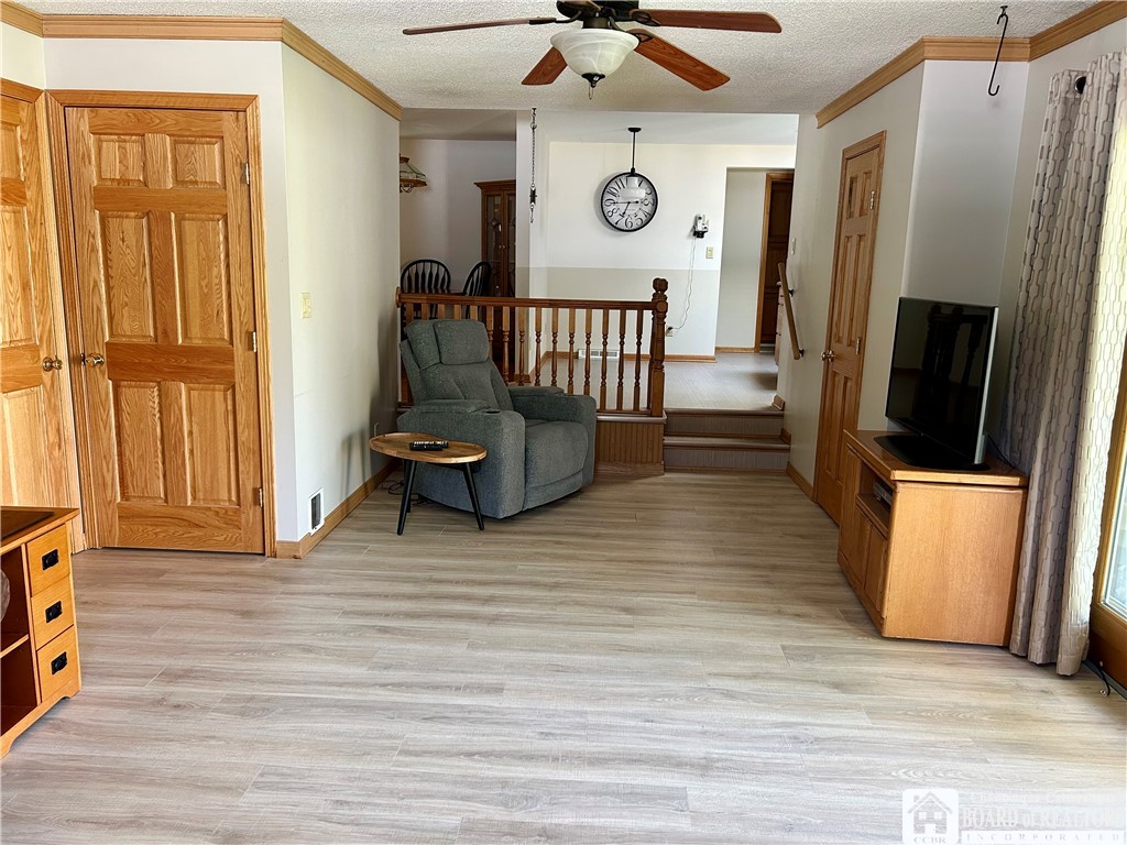 4 Oakwood Drive Cheektowaga, NY 14227 - Photo 24 of 33