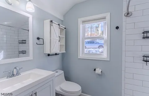 a view of entryway with a front door